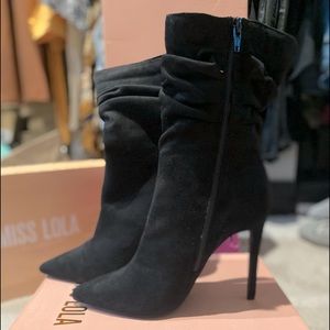 Ruched ankle bootie
